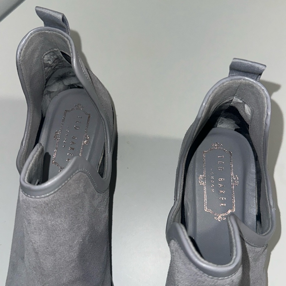 NWT Ted Baker London Twillo Suede Cutout Ankle Bootie - Picture 4 of 11